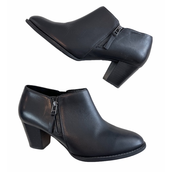 Vionic Orthaheel Taber Block Heel Booties - Picture 5 of 16